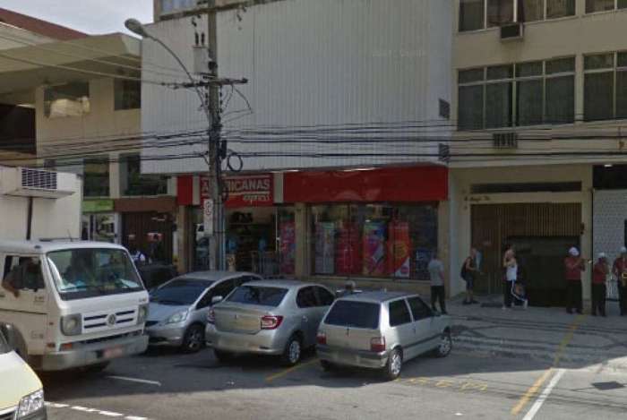 Filial das Lojas Americanas, na Rua Conde de Bonfim, foi assaltada