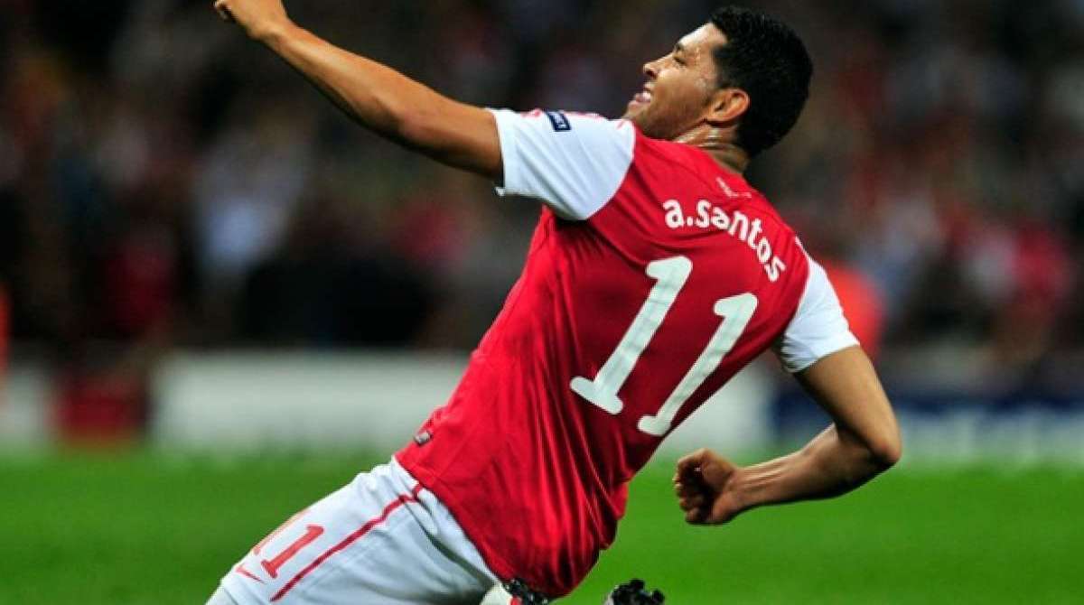 André Santos não deixou saudades em Londres