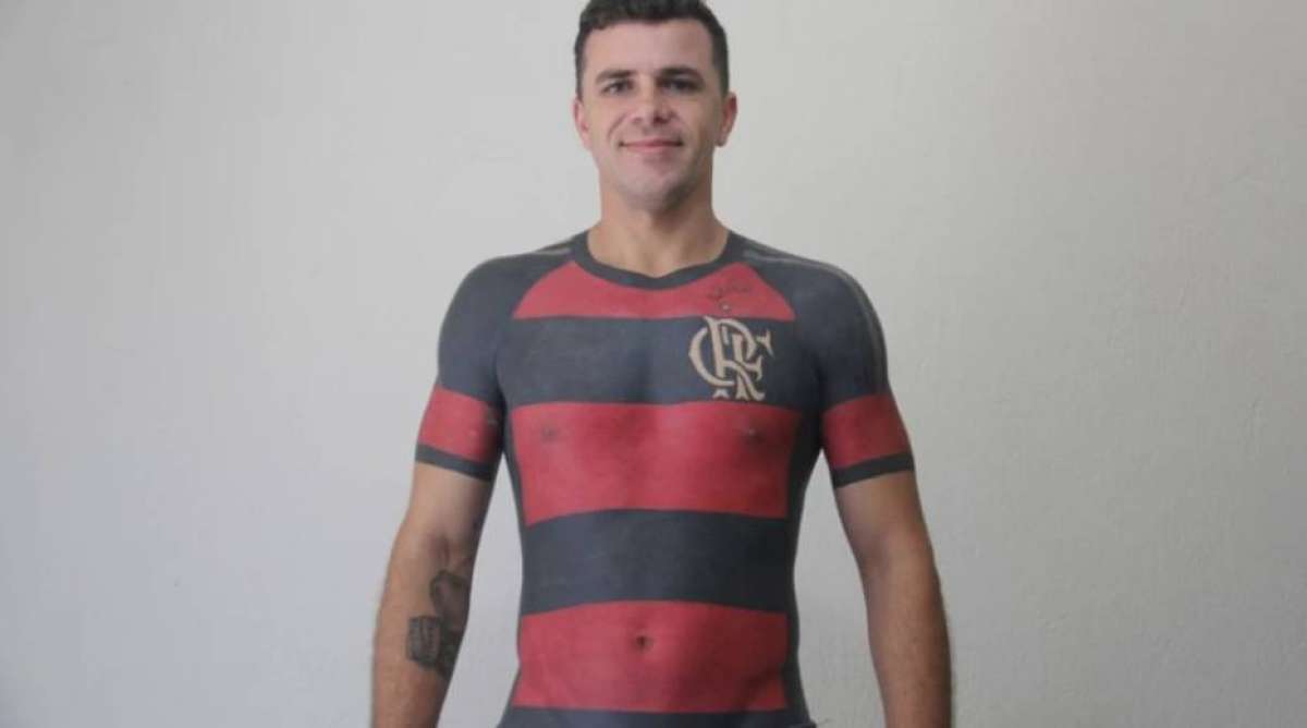 Coragem! Maurício dos Anjos tatuou camisa do Flamengo em tamanho real - Acervo Pessoal