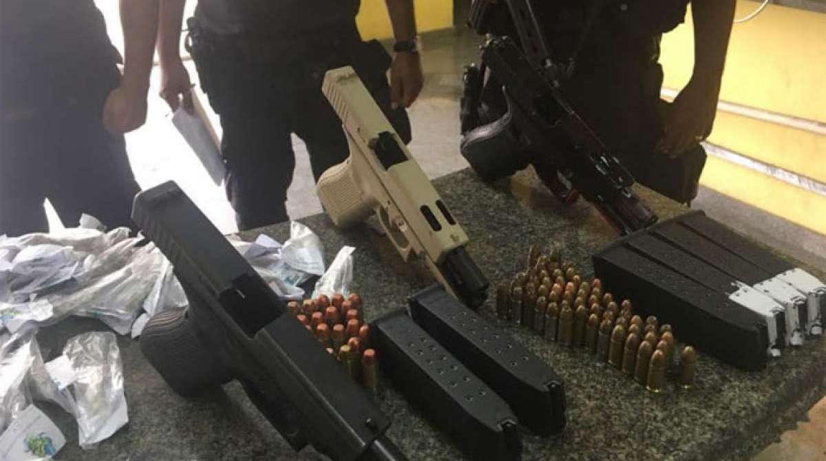 Polícia apreendeu pistolas em Itaboraí - Divulgação