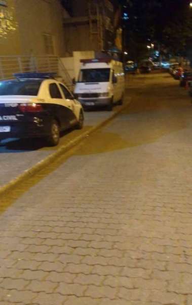 PMs são suspeitos de usar ambulância para retirar drogas da Rocinha - WhatsApp do DIA (98762-8248)