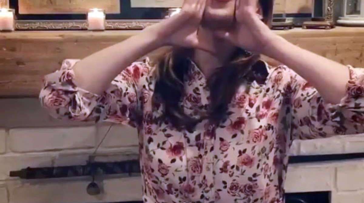 Anneliese Van Der Pol, de 'As Vis&otilde;es de Raven', manda recado para Gleici - Reprodu&ccedil;&atilde;o / Instagram