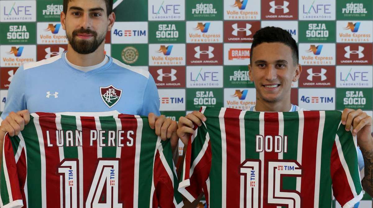 Zagueiro Luan Peres e volante Dodi foram apresentados pelo Fluminense - LUCAS MERÇON / FLUMINENSE F.C