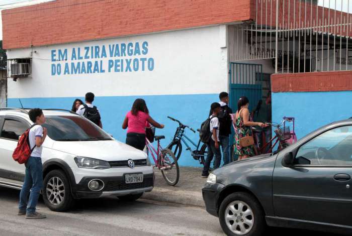 Na Alzira Vargas, em Piabetá, iluminação e ventilação são precárias