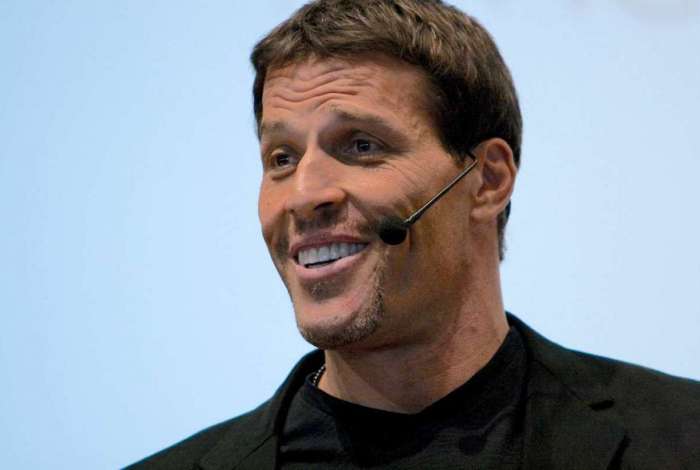 Tony Robbins ir� apresentar suas ideias em agosto, em S�o Paulo