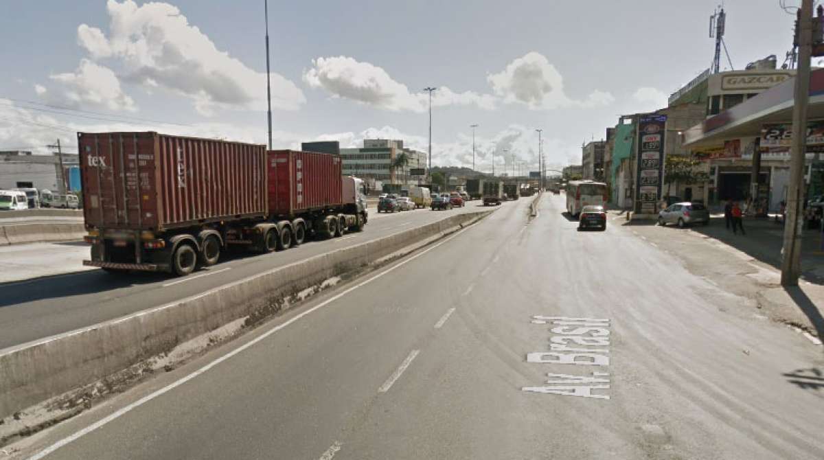 Roubo ocorreu na Avenida Brasil, na altura de Bonsucesso - Google Maps