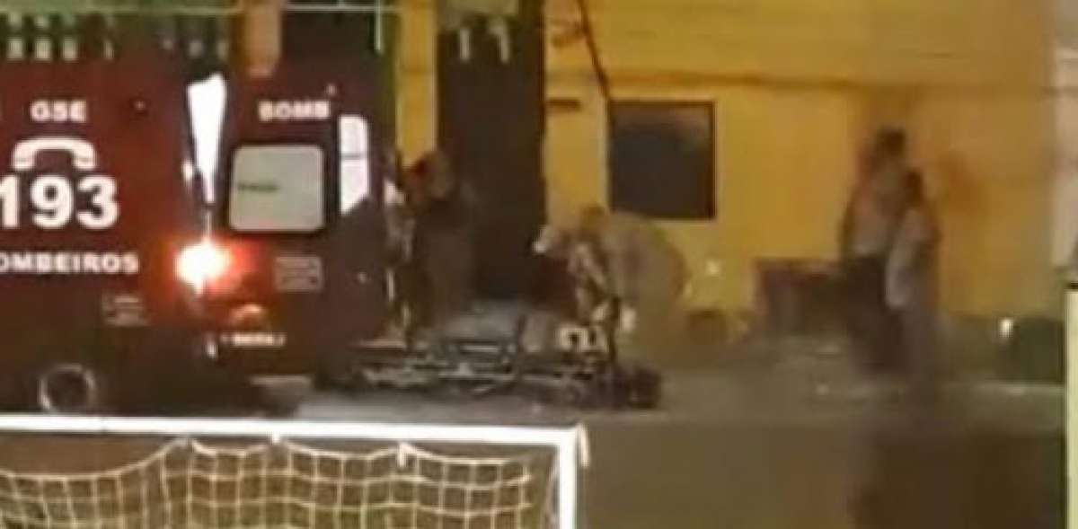 Bandidos atiraram em campo de futebol em Angra dos Reis - WhatsApp O DIA (98762-8248)