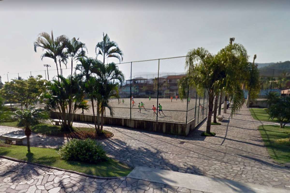 Praça no bairro do Areal, em Angra dos Reis - Reprodução / Google Street View