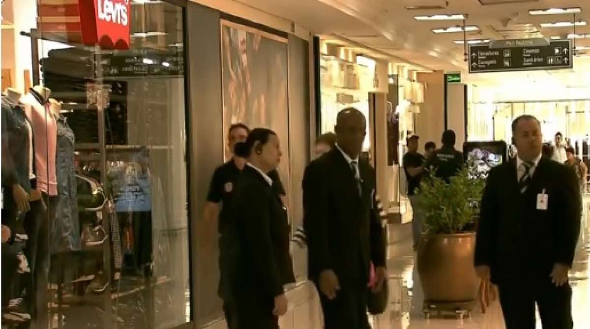 Homem de 27 anos manteve um funcionário refém dentro de uma loja Polishop no Shopping Pátio Paulista, na região central de São Paulo - Reprodução/ Globonews