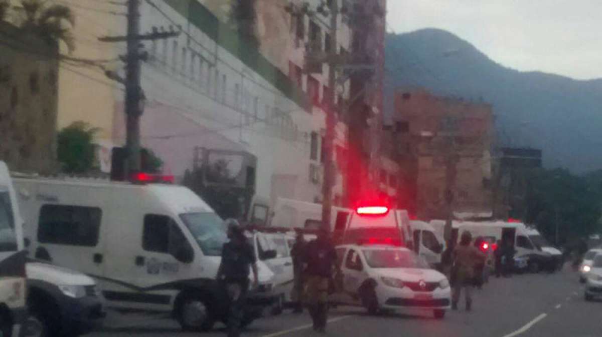 Reintegração de posse na Mangueira - Onde Tem Tiroteio / Reprodução Facebook