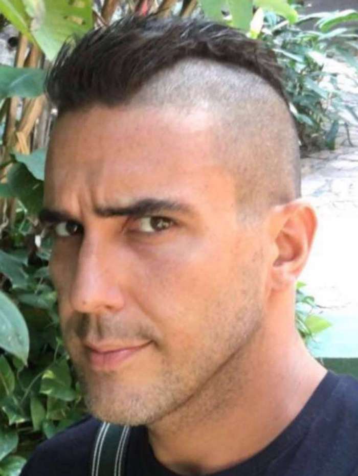 Novo corte de cabelo de Andr� Marques