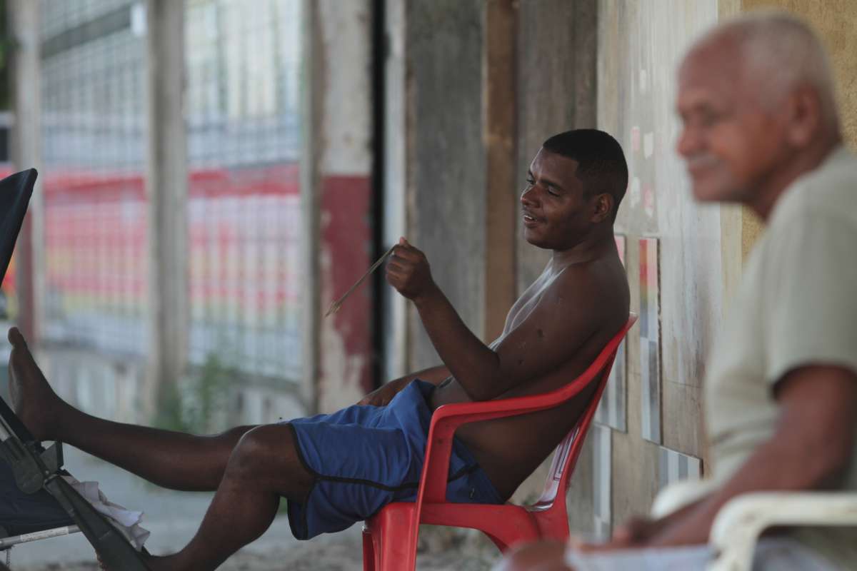 De novo em casa, Renatinho, como é conhecido no bairro da Zona Oeste, vai ganhar festa com bolo e salgadinhos nos próximos dias - Fernanda Dias
