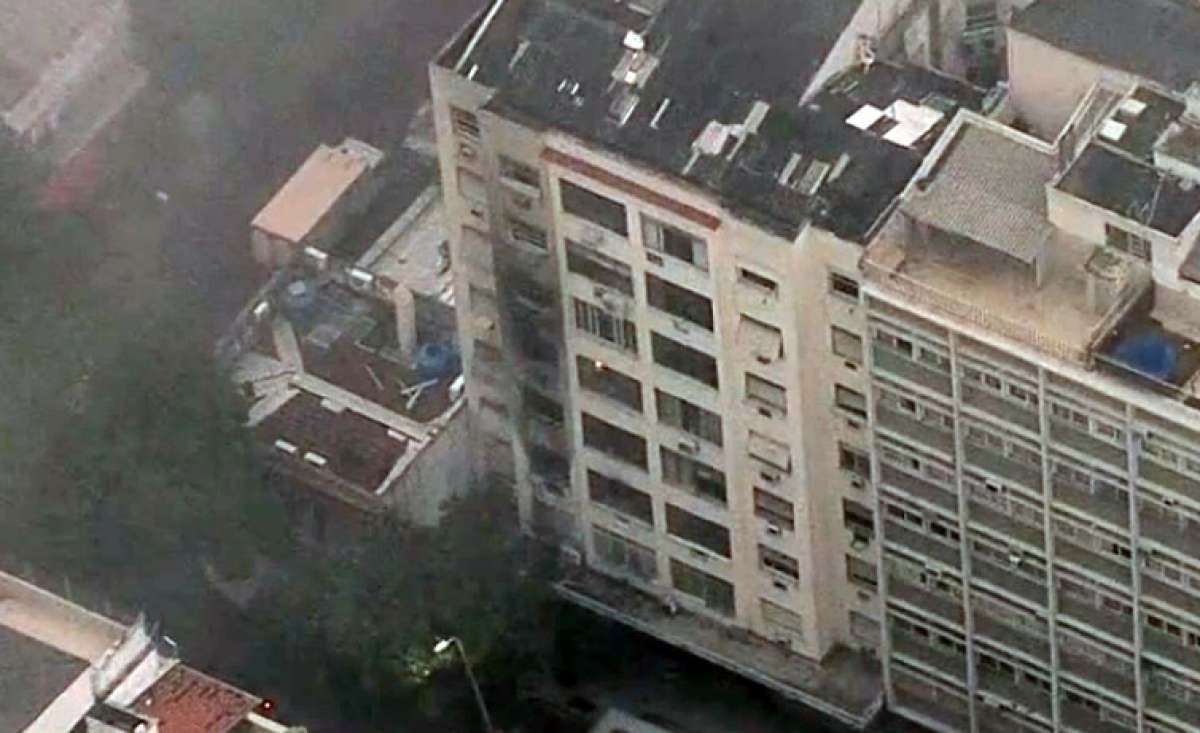 Incêndio atinge apartamento em Ipanema - Reprodução / TV Globo