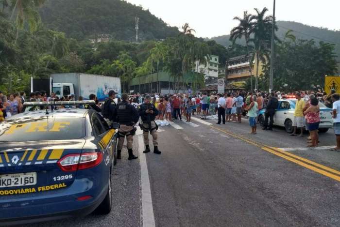 Corpos foram deixados na altura do km 486, em Angra dos Reis