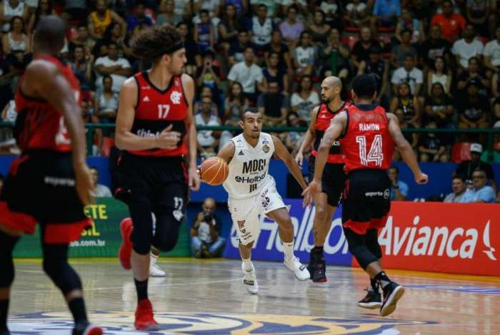 Flamengo foi derrotado pelo Mogi no primeiro jogo da semifinal do NBB