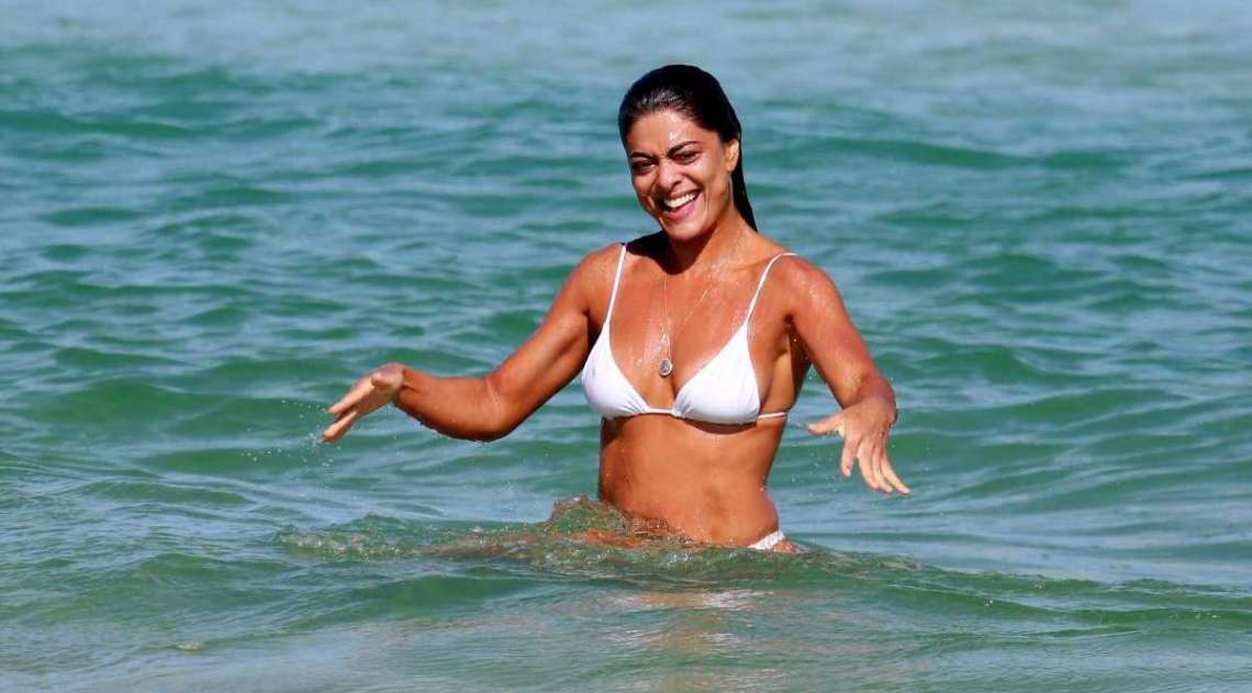 Juliana Paes curte dia de praia em famlia