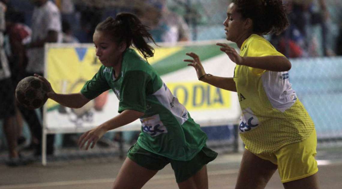 28/04/2018 - Caderno Baixada. Jogos da Baixada. Handbol feminino sub 17. Foto: Fernanda Dias / Ag�ncia O Dia.