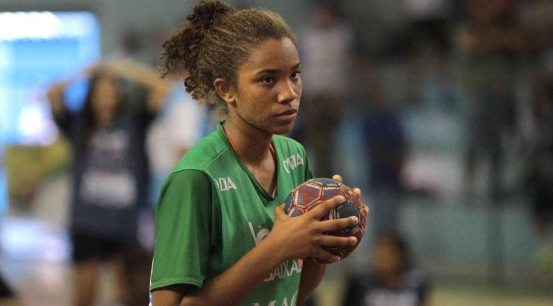 28/04/2018 - Caderno Baixada. Jogos da Baixada. Final Handbol feminino Duque de Caxias e Mag�. Equipe de Mag� foi a vencedora.Foto: Fernanda Dias / Ag�ncia O Dia.