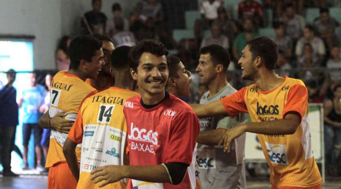 29/04/2018 - Caderno Baixada. Jogos da Baixada. Final Fustal Masculino. Paracambi e Itagua�. Equipe vencedora Itagua�. Foto: Fernanda Dias / Ag�ncia O Dia.