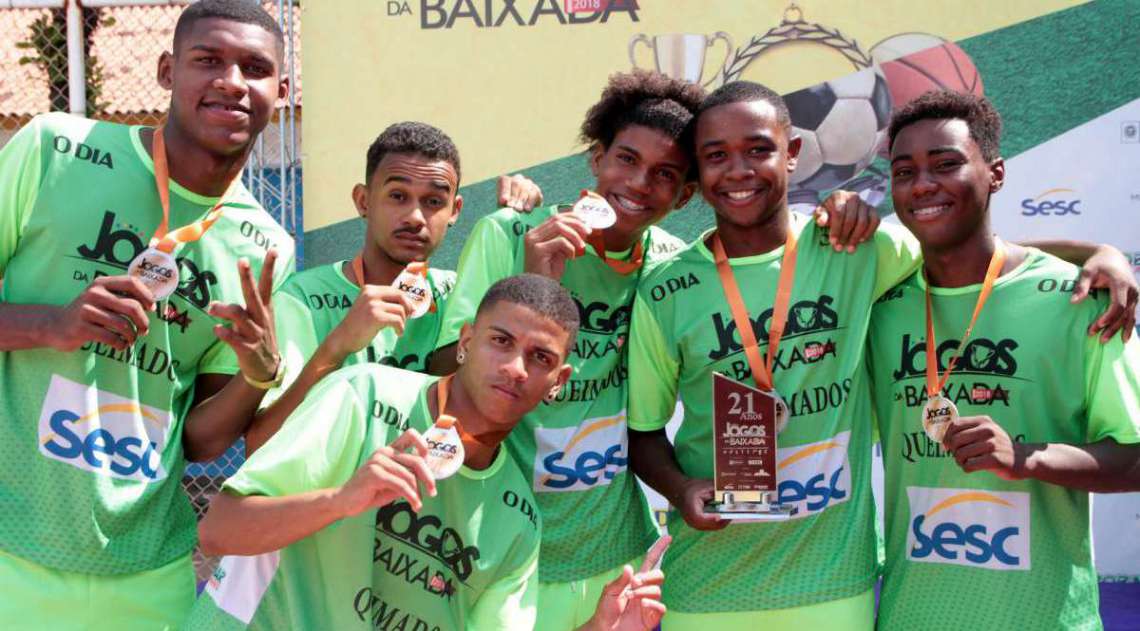 29/04/2018 - Caderno Baixada. Jogos da Baixada. Fustal Masculino. Terceiro lugar equipe de Queimados. Foto: Fernanda Dias / Ag�ncia O Dia.