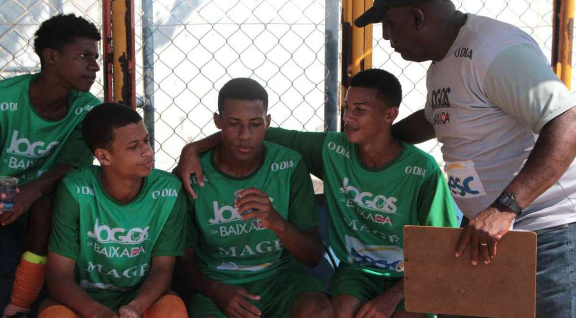 29/04/2018 - Caderno Baixada. Jogos da Baixada. Semi final futebol de campo. Mag� e Paracambi.Foto: Fernanda Dias / Ag�ncia O Dia.