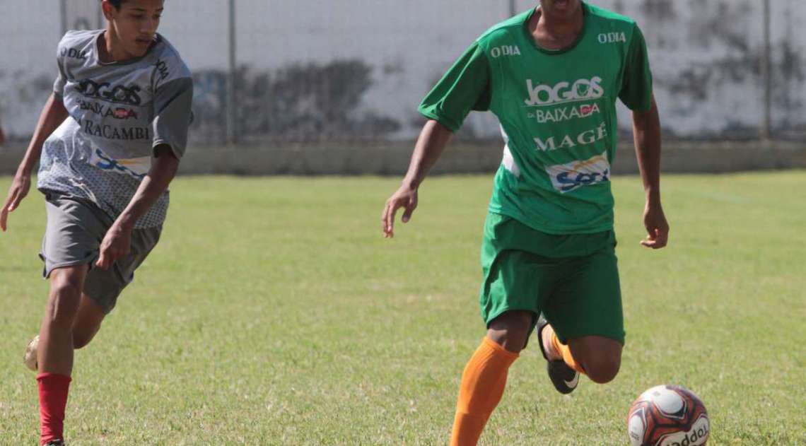 29/04/2018 - Caderno Baixada. Jogos da Baixada. Semi final futebol de campo. Mag� e Paracambi.Foto: Fernanda Dias / Ag�ncia O Dia.