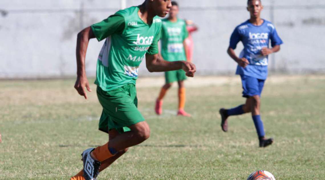 29/04/2018 - Caderno Baixada. Jogos da Baixada. Final Futebol de campo masculino. Mag� e Guapimirim. Mag� foi a equipe vencedora. Foto: Fernanda Dias / Ag�ncia O Dia.