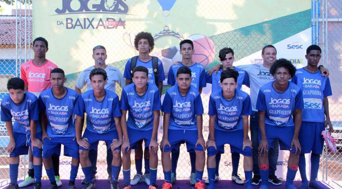 29/04/2018 - Caderno Baixada. Jogos da Baixada. Premia��o Futebol de campo masculino. Segundo lugar equipe Guapimirim.Foto: Fernanda Dias / Ag�ncia O Dia.