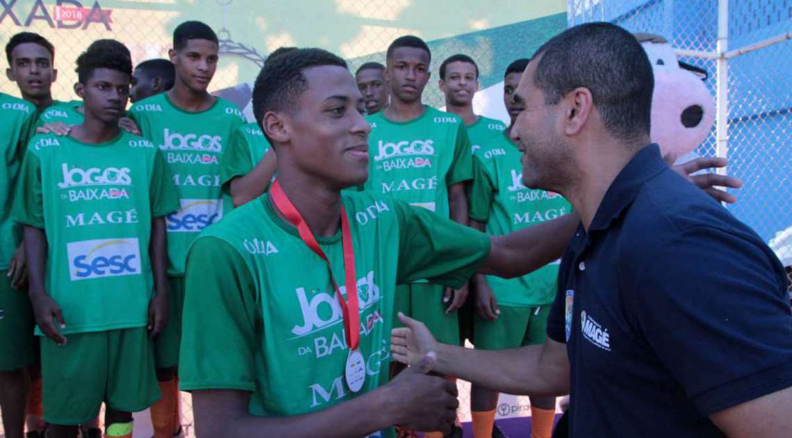 29/04/2018 - Caderno Baixada. Jogos da Baixada. Final Futebol de campo masculino. Mag� e Guapimirim. Mag� foi a equipe vencedora.Foto: Fernanda Dias / Ag�ncia O Dia.