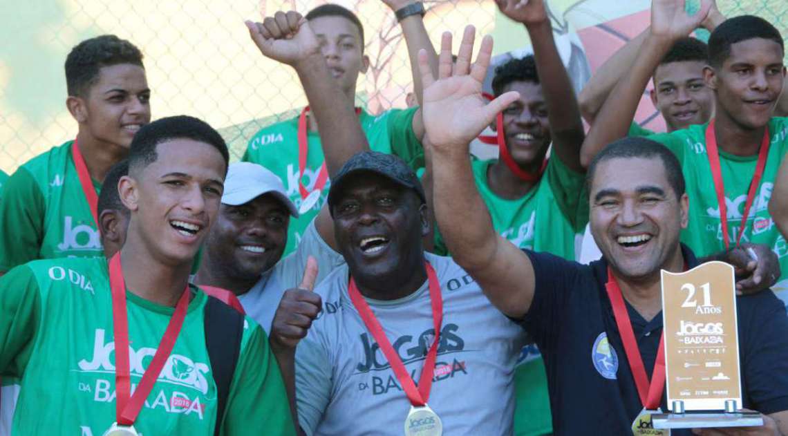 29/04/2018 - Caderno Baixada. Jogos da Baixada. Final Futebol de campo masculino. Mag� e Guapimirim. Mag� foi a equipe vencedora.Foto: Fernanda Dias / Ag�ncia O Dia.