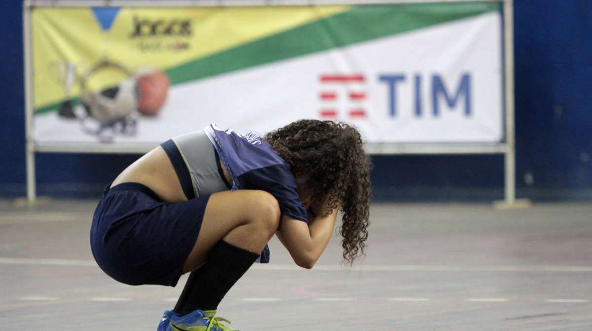 28/04/2018 - Caderno Baixada. Jogos da Baixada. Final Handbol feminino Duque de Caxias e Magé. Equipe de Magé foi a vencedora.Foto: Fernanda Dias / Agência O Dia.