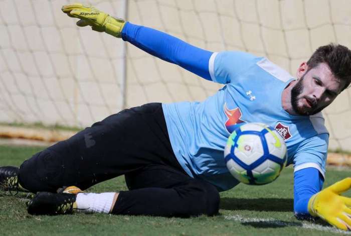 Com boas defesas, Julio Cesar garante a invencibilidade do Flu no Maracan� neste Brasileiro