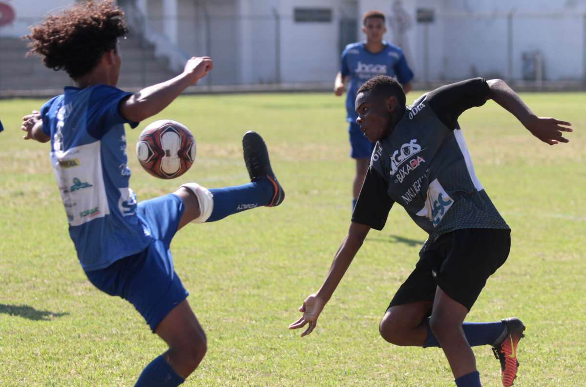 29/04/2018 - Caderno Baixada. Jogos da Baixada. Futebol de Campo masculino. Guapimirim e Nova Iguaçu. Foto: Fernanda Dias / Agência O Dia.