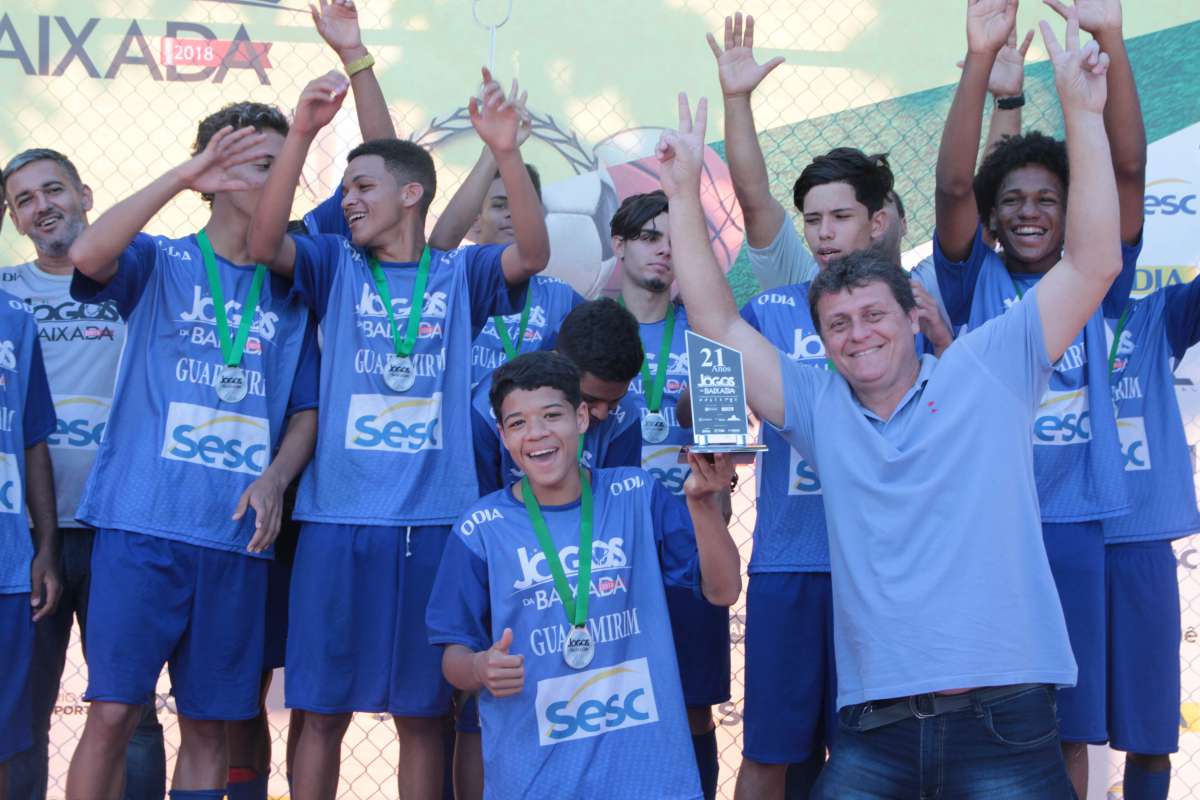 29/04/2018 - Caderno Baixada. Jogos da Baixada. Premiação Futebol de campo masculino. Segundo lugar equipe Guapimirim.Foto: Fernanda Dias / Agência O Dia.