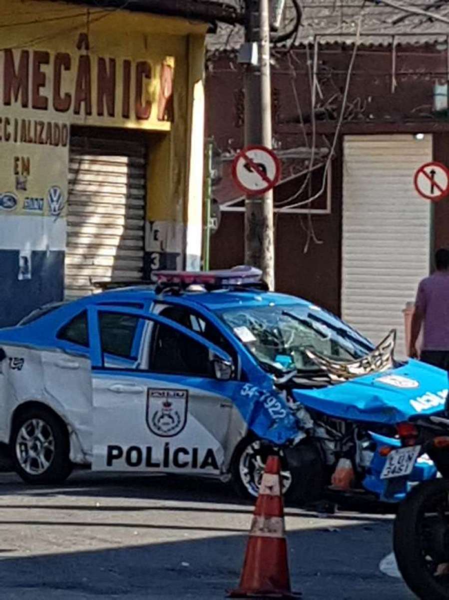 Viatura bate após perseguição no Méier - Reprodução