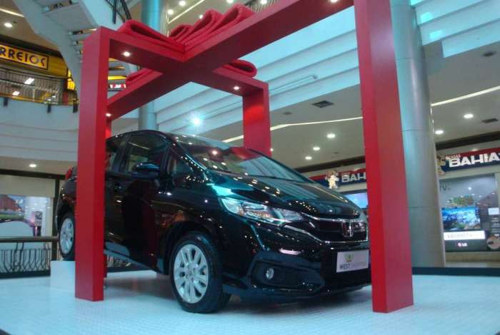 No West Shopping, haver� sorteio de um Honda FIT. Para participar, � preciso juntar R$ 200 em notas