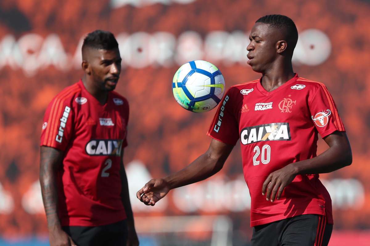Rodinei e Vinicius Jr no treino do Flamengo - Gilvan de Souza / Flamengo