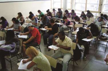 Colégio abre inscrição para pré-vestibular social na Tijuca e na Barra