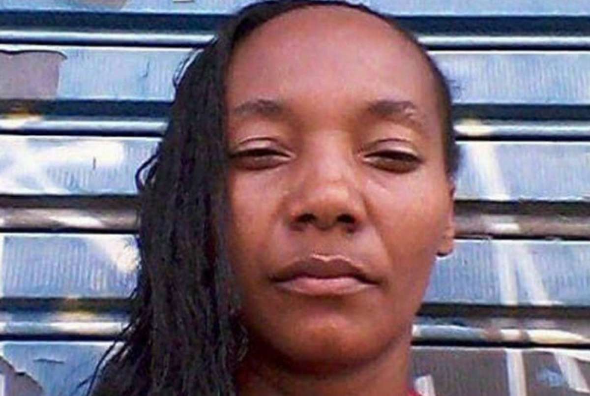 Selma Almeida da Silva, de 48 anos, e os dois filhos gêmeos, Welder e Wender, estariam no oitavo andar do prédio - Arquivo pessoal