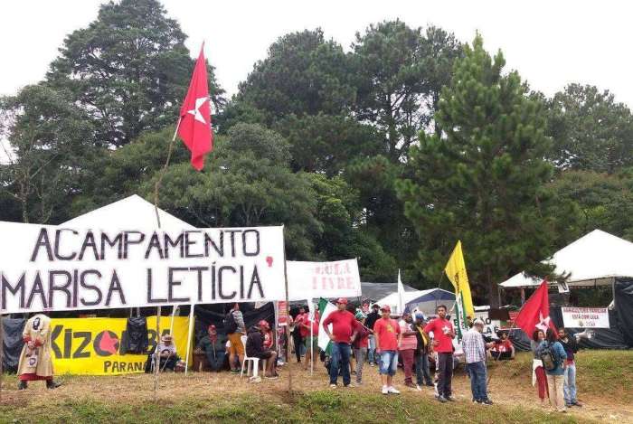 Acampamento de apoiadores de Lula, em Curitiba: alvo de tiros na madrugada 