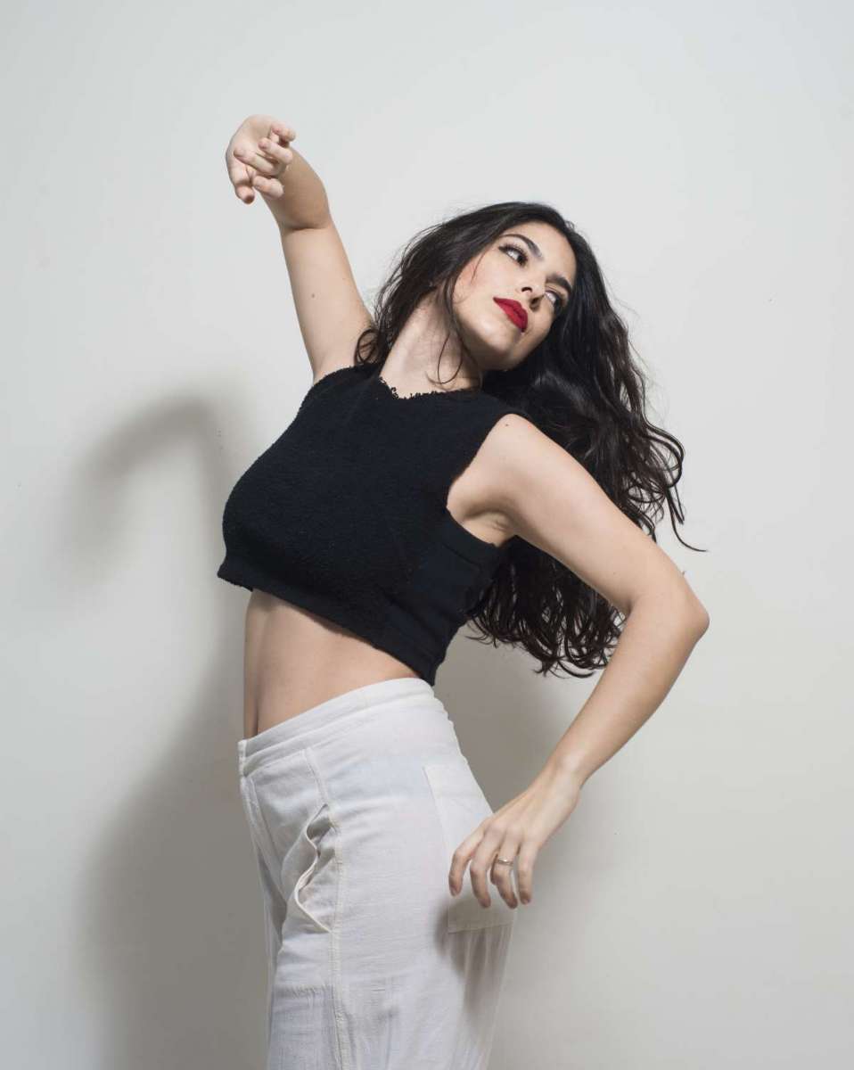 A cantora Illy está lançando o CD 'Voo Longe' 