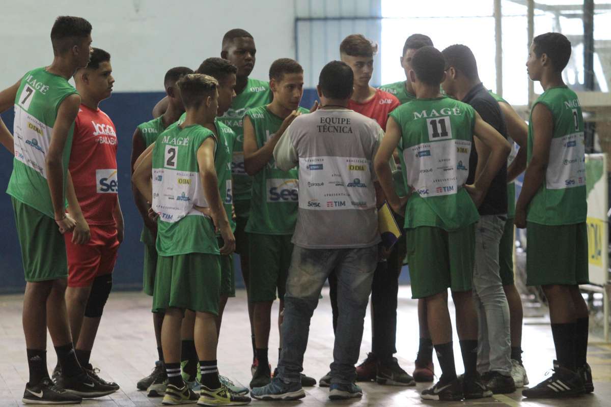 Nova Iguaçu conquista ouro no handebol masculino sub-17 nos Jogos da Baixada