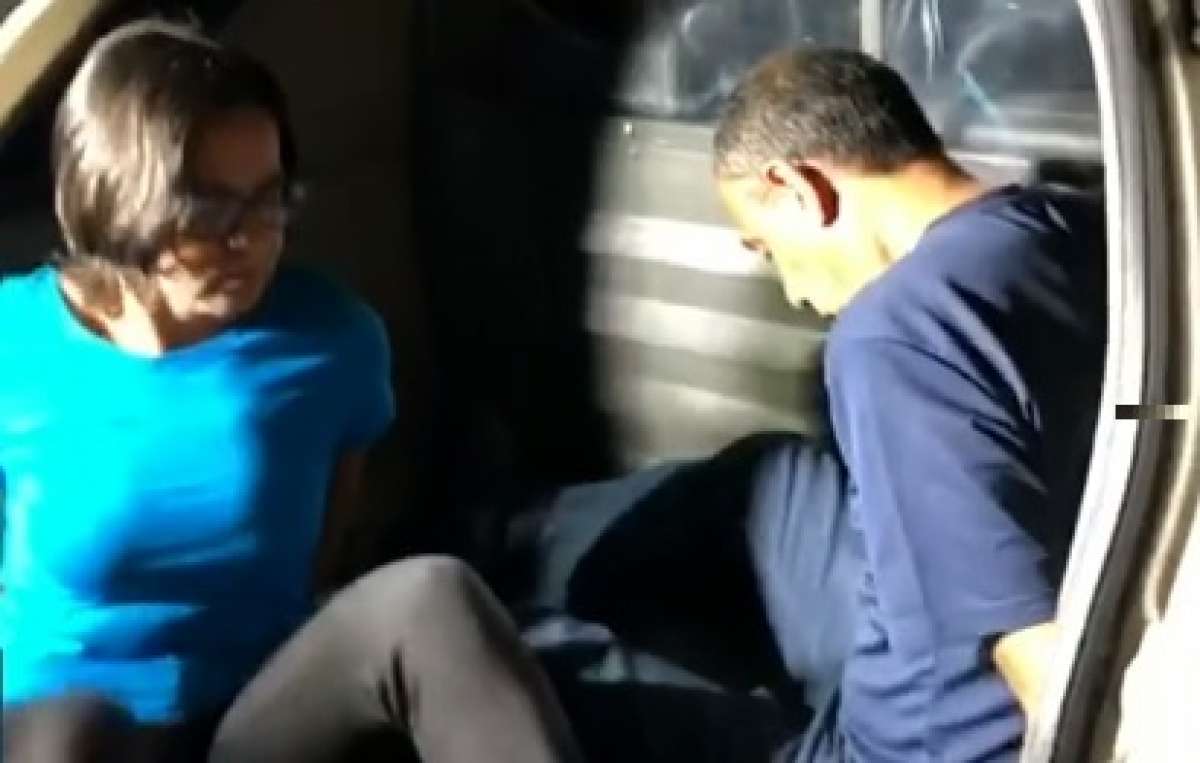 Uma vítima conta que foi levada à casa do suspeito, que colocou um filme para que ela assistisse. Depois, relata ter dormido e só acordado no dia seguinte, sem saber o que houve. - Reprodução/ Tv Globo