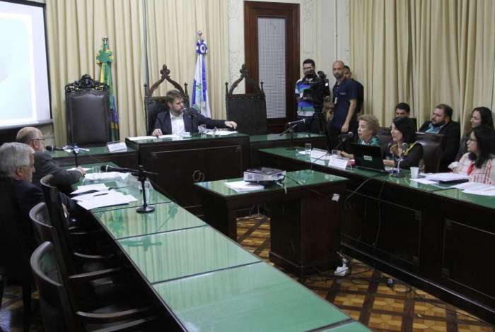 Reunio da comisso de Oramento realizada em 3 de maio para debater a LDO de 2019