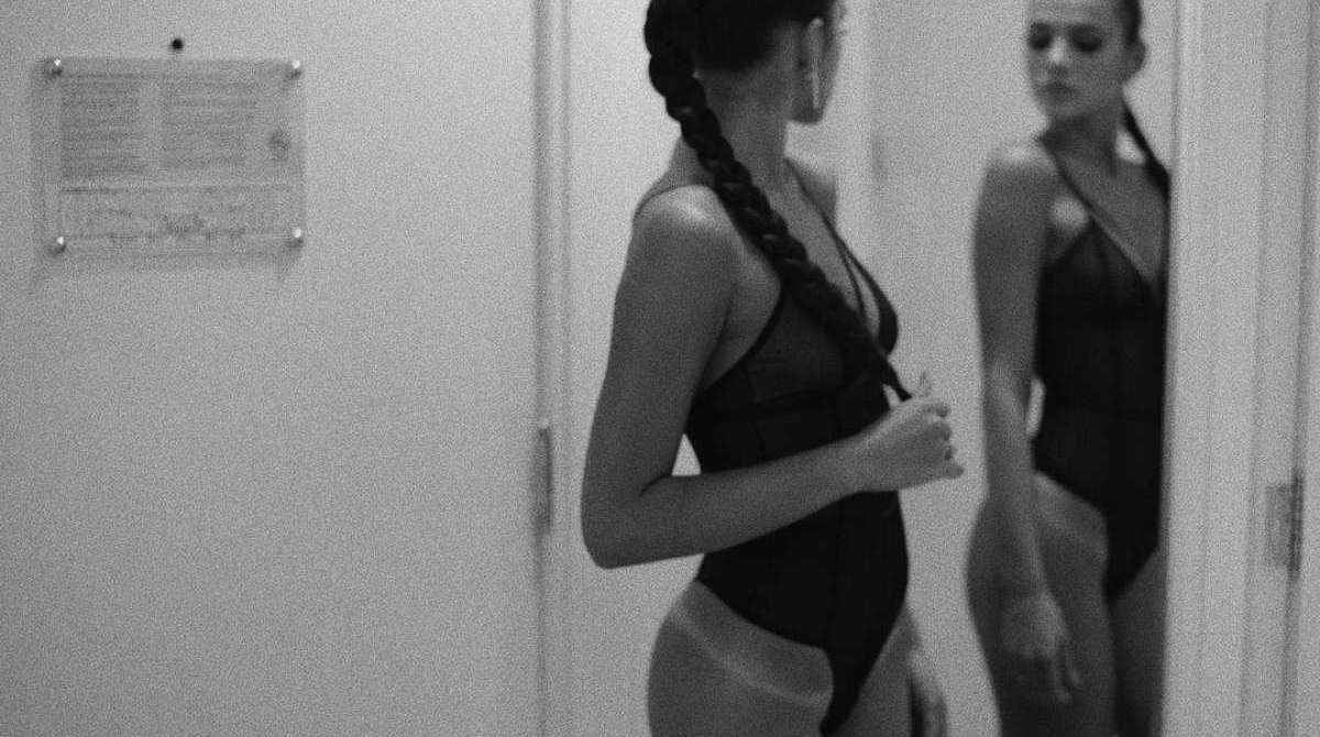 Bruna posa bem diva para ensaio