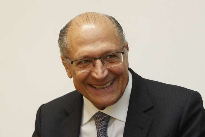 08/05/2018 - Elei��es 2018 / Ex Governador de S�o Paulo e atual candidato ao cargo de presidente da rep�blica, Geraldo Alckmin, visita a sede de O Dia, no Centro do Rio de Janeiro. Na imagem, Alckmin durante entrevista em O Dia. Foto de Alexandre Brum / Ag�ncia O Dia - POLITICA CIDADE BRASIL PA?.S VOTO ELEITOR URNA PESQUISA TRE TSE ELEI��O