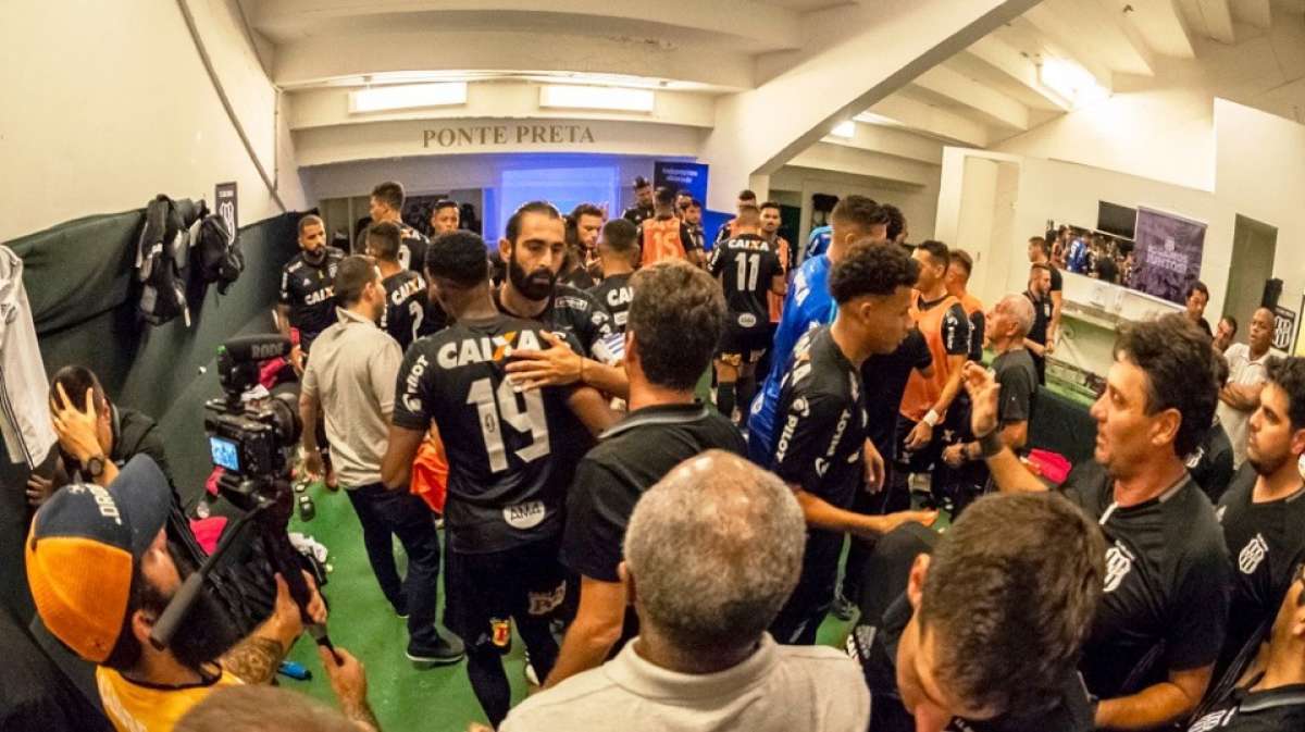 Ponte Preta precisa vencer por dois gols no Rio - PontePreta / FábioLeoni