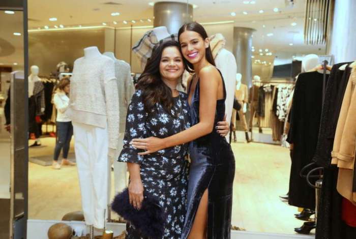 Neide e Bruna Marquezine