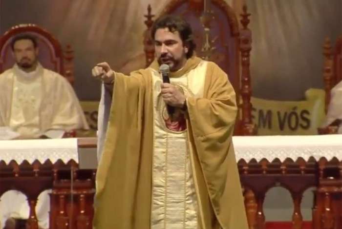 Padre Fábio De Melo é Acusado De Intolerância Religiosa Não Tenha
