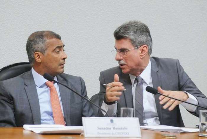 Romário (Pode-RJ) e Romero Jucá (MDB-RR): colegas no Senado